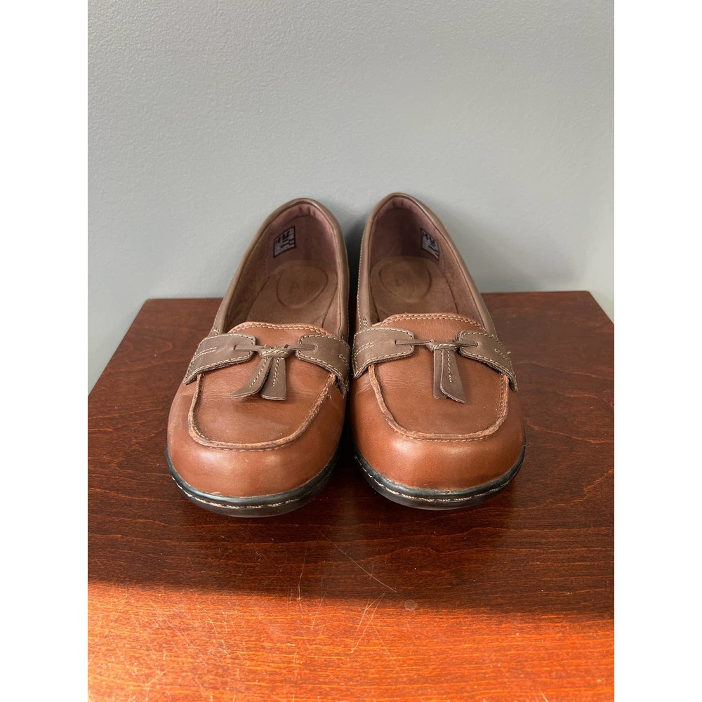 Collations by Clarks women's brown penny loafers